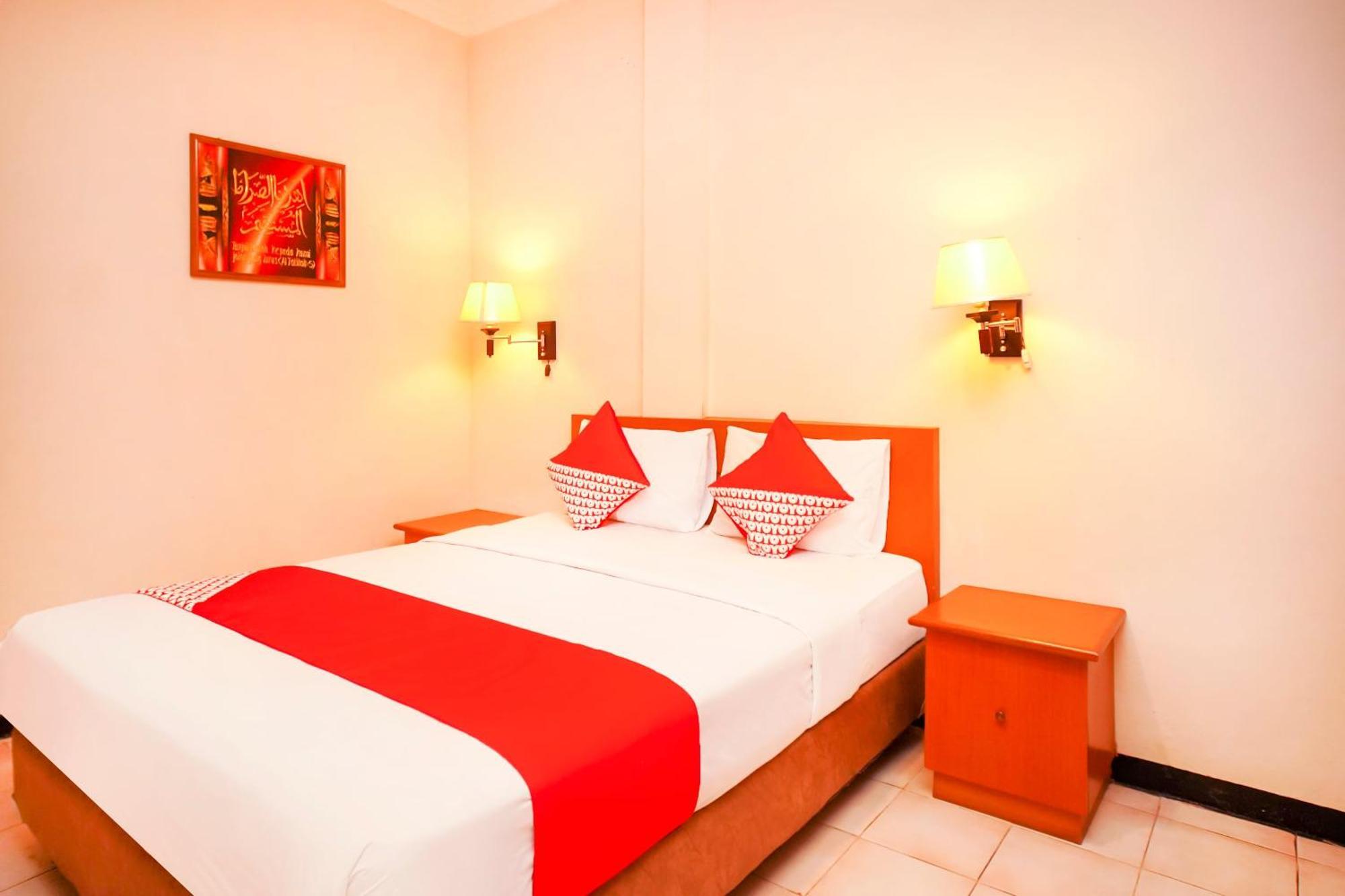 Capital O 142 Hotel Al Furqon Syariah Palembang Exterior photo