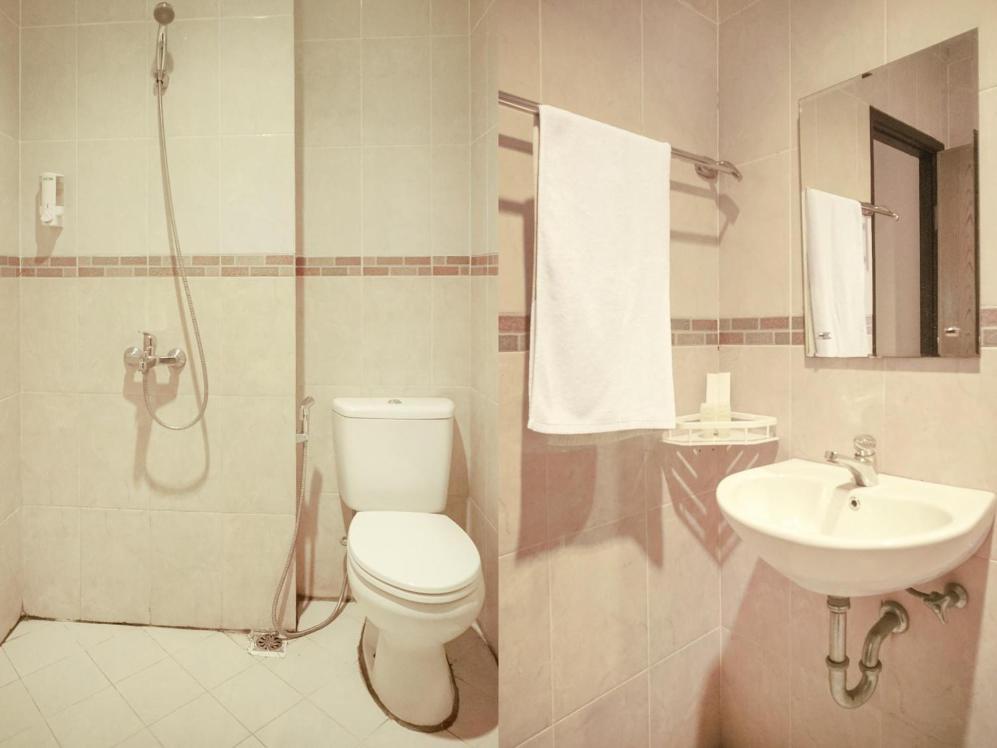 Capital O 142 Hotel Al Furqon Syariah Palembang Exterior photo