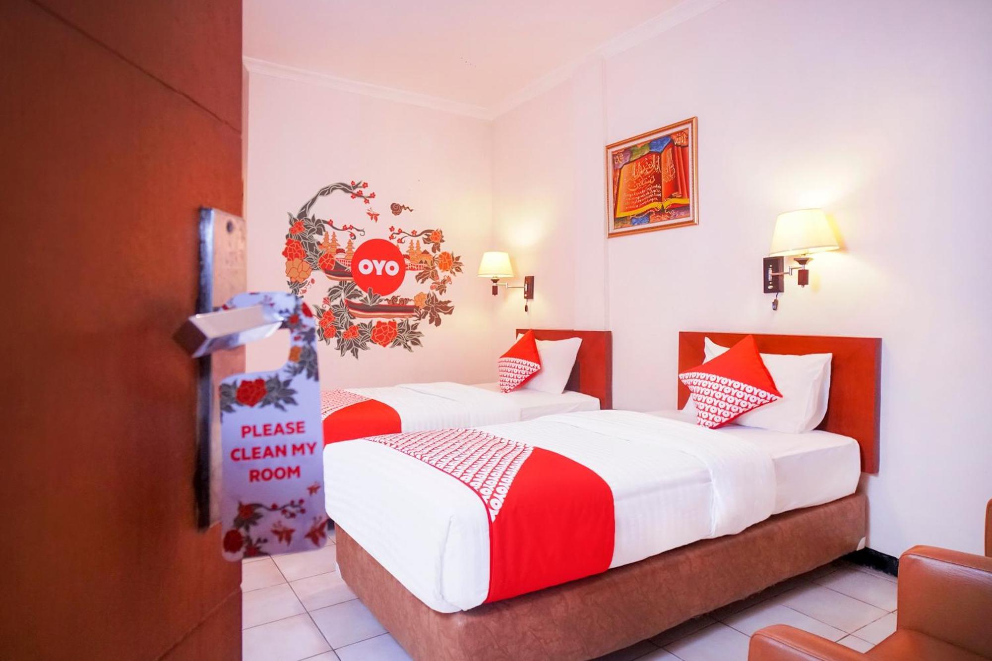 Capital O 142 Hotel Al Furqon Syariah Palembang Exterior photo