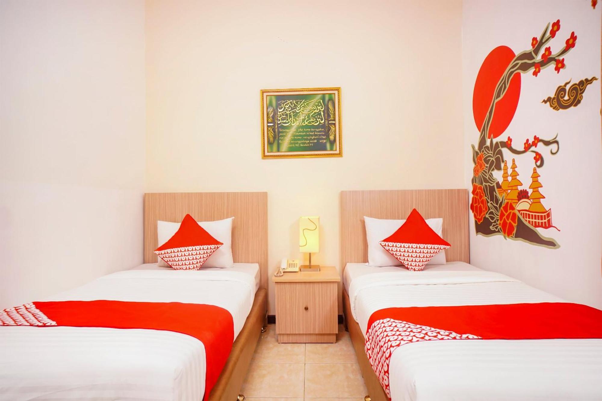 Capital O 142 Hotel Al Furqon Syariah Palembang Exterior photo